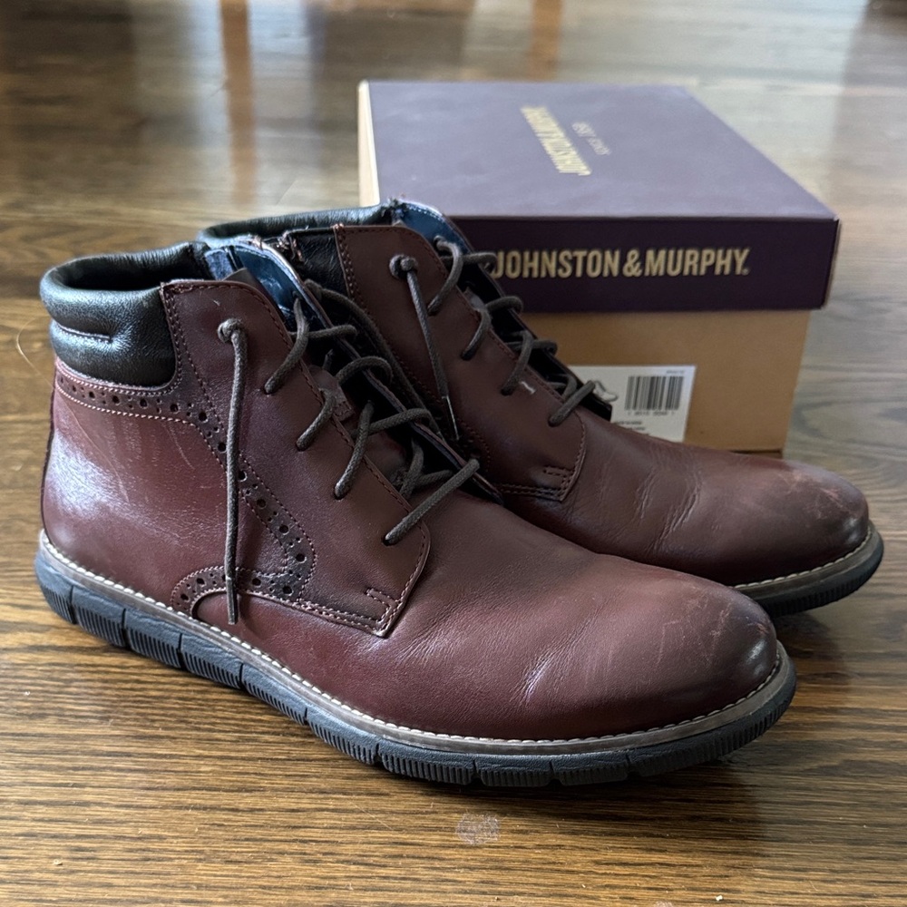 Johnston & Murphy Men's Dark Brown Chukka Boots